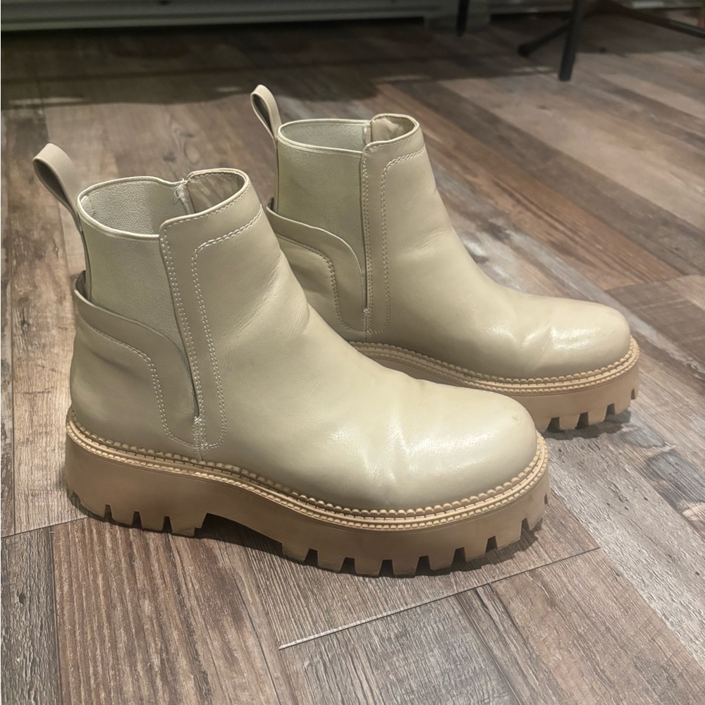 Cream Steve Madden Chelsea Boots
